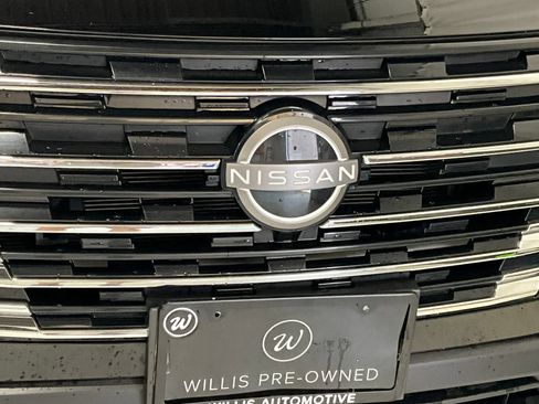 Used 2025 Nissan Rogue SV AWD/4WD image 28