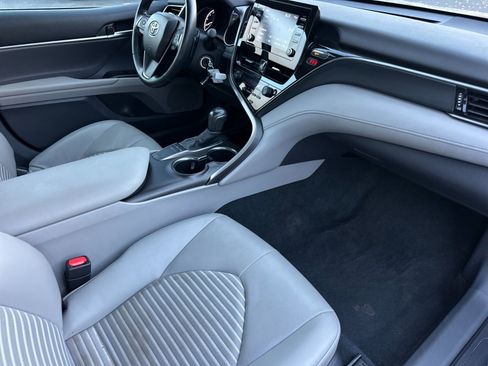 Used 2024 Toyota Camry SE image 14