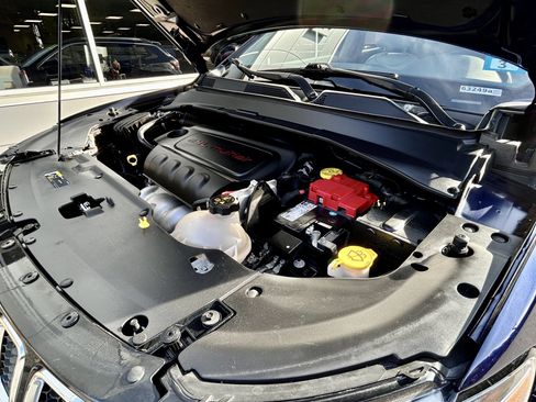 Certified 2020 Jeep Compass Limited w/ Advanced Safety Group image 17