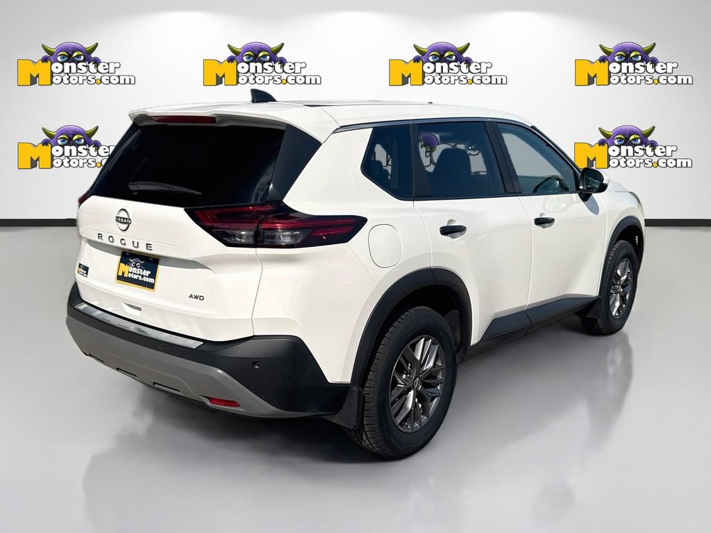 Used 2023 Nissan Rogue S AWD/4WD image 5