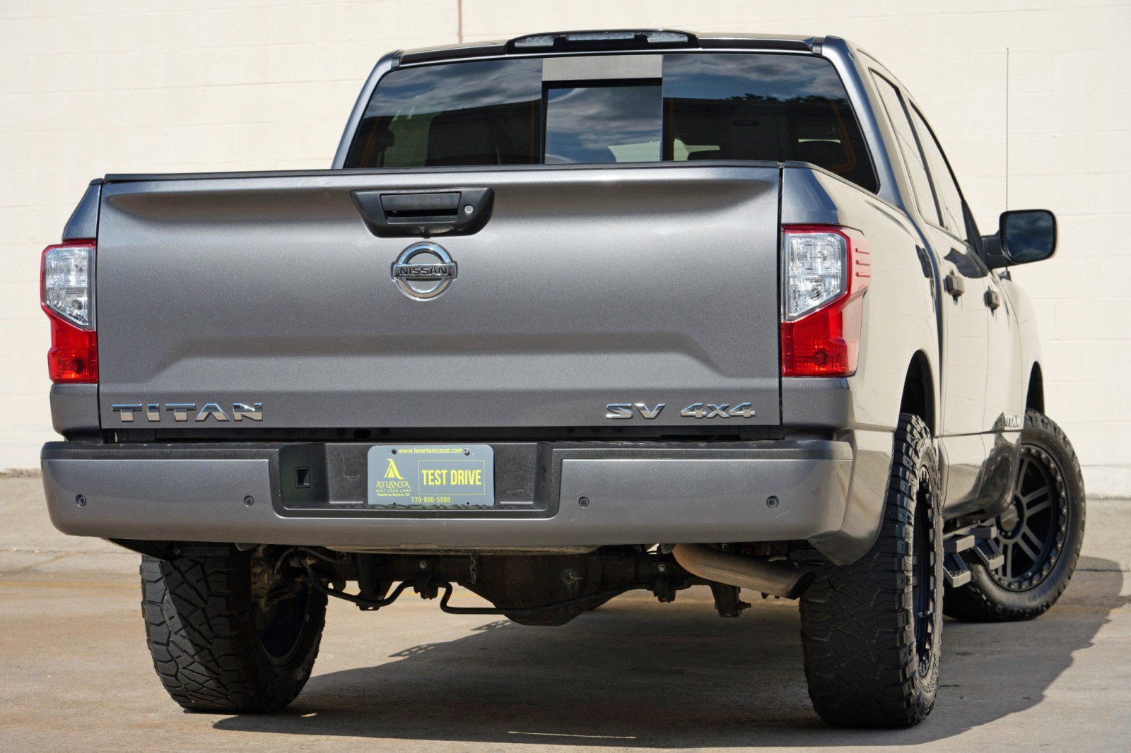 Used 2021 Nissan Titan SV w/ SV Convenience Package AWD/4WD image 4