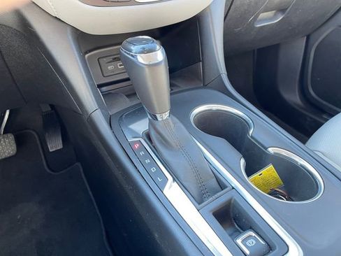 Used 2019 Chevrolet Equinox Premier image 24