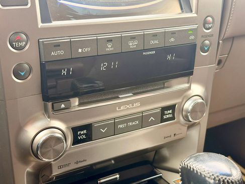 Used 2018 Lexus GX 460 w/ Navigation Package image 17