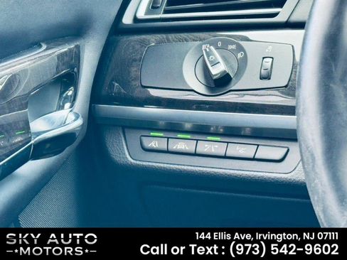 Used 2014 BMW 750Li xDrive image 19