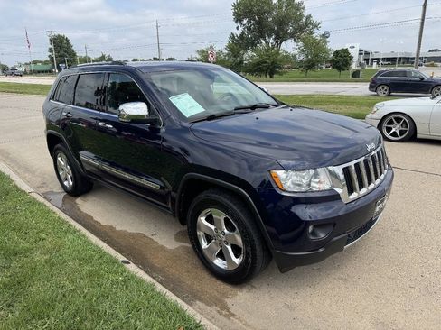 Used 2013 Jeep Grand Cherokee Limited w/ Luxury Group II AWD/4WD image 7