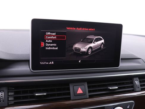 Used 2019 Audi A4 2.0T allroad Premium Plus AWD/4WD image 13