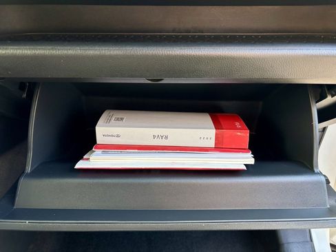 Used 2022 Toyota RAV4 Adventure image 34