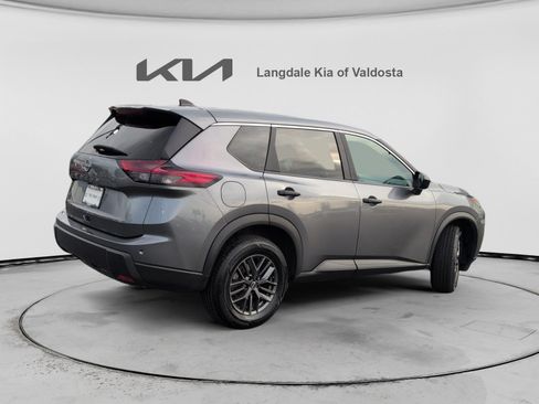 Used 2024 Nissan Rogue S FWD image 4
