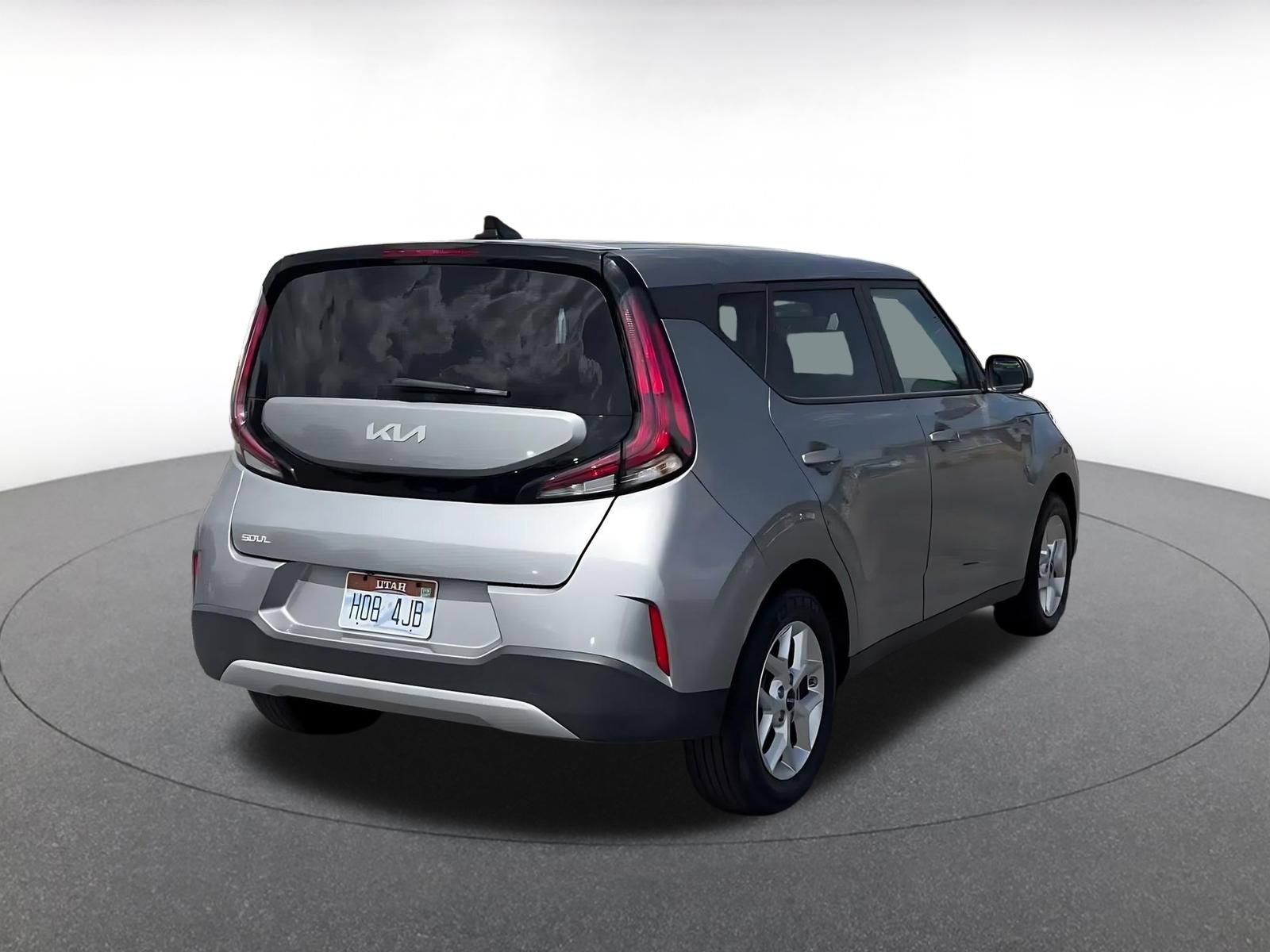 Used 2025 Kia Soul LX w/ LX Technology Package FWD image 13