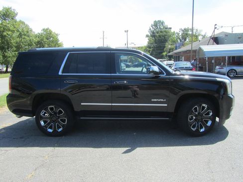 Used 2019 GMC Yukon Denali Ultimate w/ Denali Ultimate Package AWD/4WD image 11