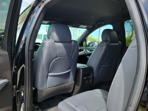Used 2022 Buick Enclave Essence FWD image 14