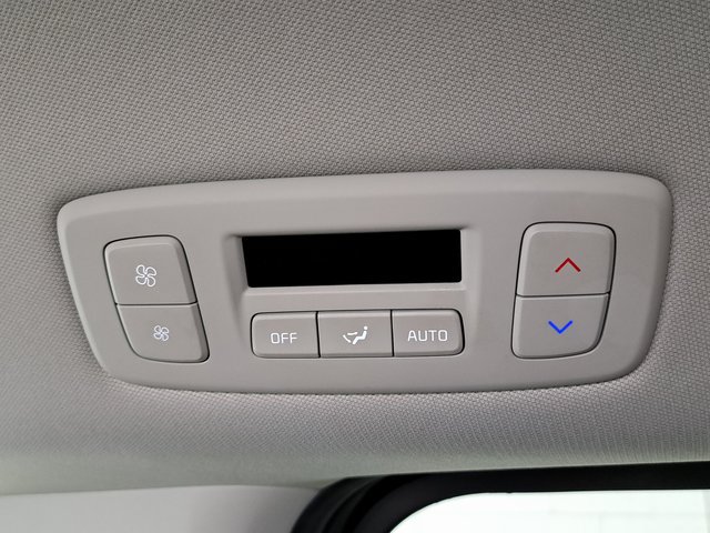 Used 2025 Kia Carnival FWD image 25