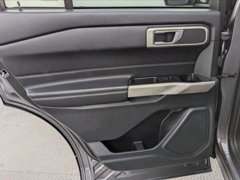 Used 2023 Ford Explorer XLT w/ Equipment Group 202A image 13