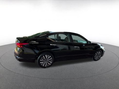 Used 2025 Nissan Altima 2.5 SV FWD image 14
