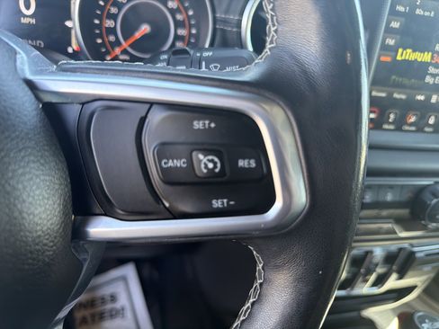 Used 2019 Jeep Wrangler Unlimited Sahara w/ Quick Order Package 24M Moab AWD/4WD image 19