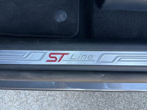 Used 2025 Ford Explorer ST-Line w/ ST-Line Street Pack image 20