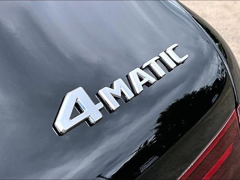 Used 2022 Mercedes-Benz GLC 300 4MATIC image 11