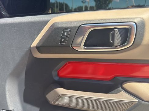 Certified 2023 Ford Bronco Wildtrak AWD/4WD image 31