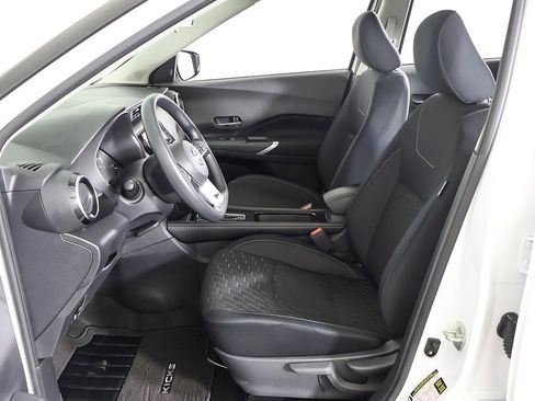 Used 2023 Nissan Kicks SV image 28