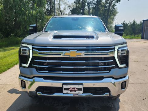 Certified 2026 Chevrolet Silverado 3500 LTZ w/ LTZ Convenience Package AWD/4WD image 2