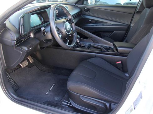 Used 2025 Hyundai Elantra Sport FWD image 21