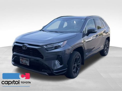 Used 2025 Toyota RAV4 SE w/ Convenience Package AWD/4WD image 16