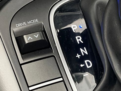 Used 2025 Hyundai Kona SEL FWD image 45