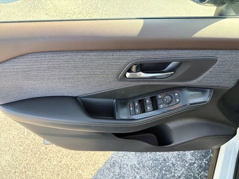 Certified 2023 Nissan Rogue SV FWD image 23