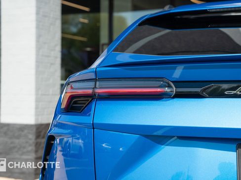 Used 2021 Lamborghini Urus image 13