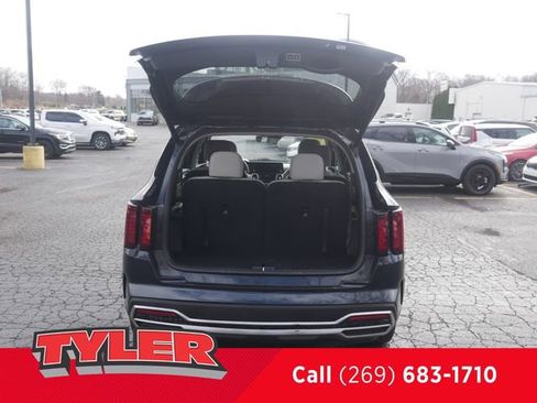Used 2023 Kia Sorento EX image 14