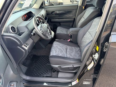 Used 2011 Scion xB image 16