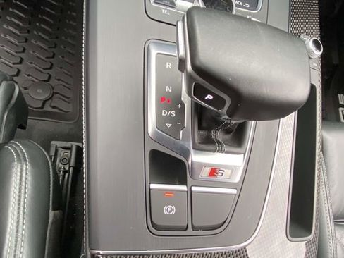 Used 2018 Audi SQ5 Premium Plus w/ S Sport Package image 19