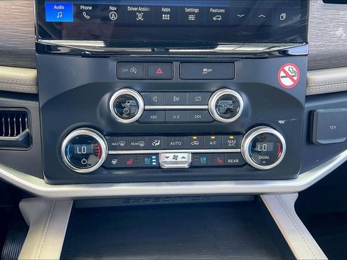 Used 2024 Ford Expedition Limited RWD image 31