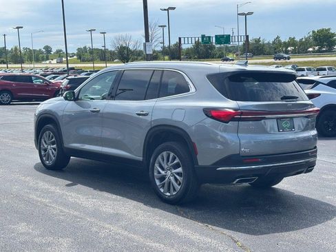 Used 2025 Buick Enclave Preferred FWD image 3