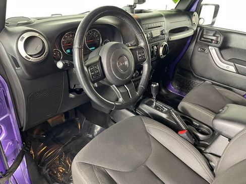 Used 2017 Jeep Wrangler Unlimited Sahara w/ Connectivity Group image 3