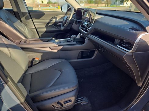 Used 2025 Toyota Grand Highlander FWD image 31