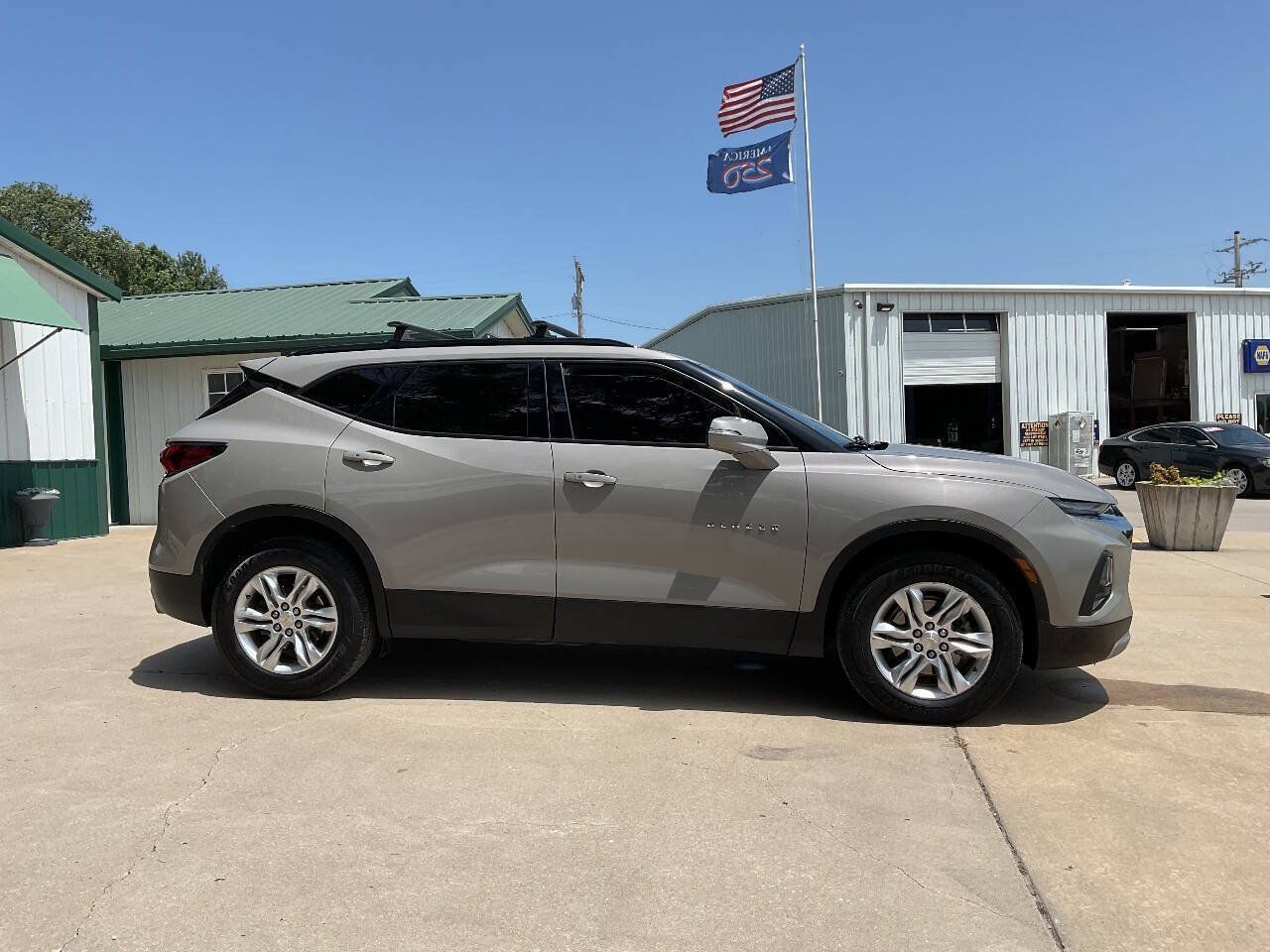 Used 2021 Chevrolet Blazer LT FWD image 3