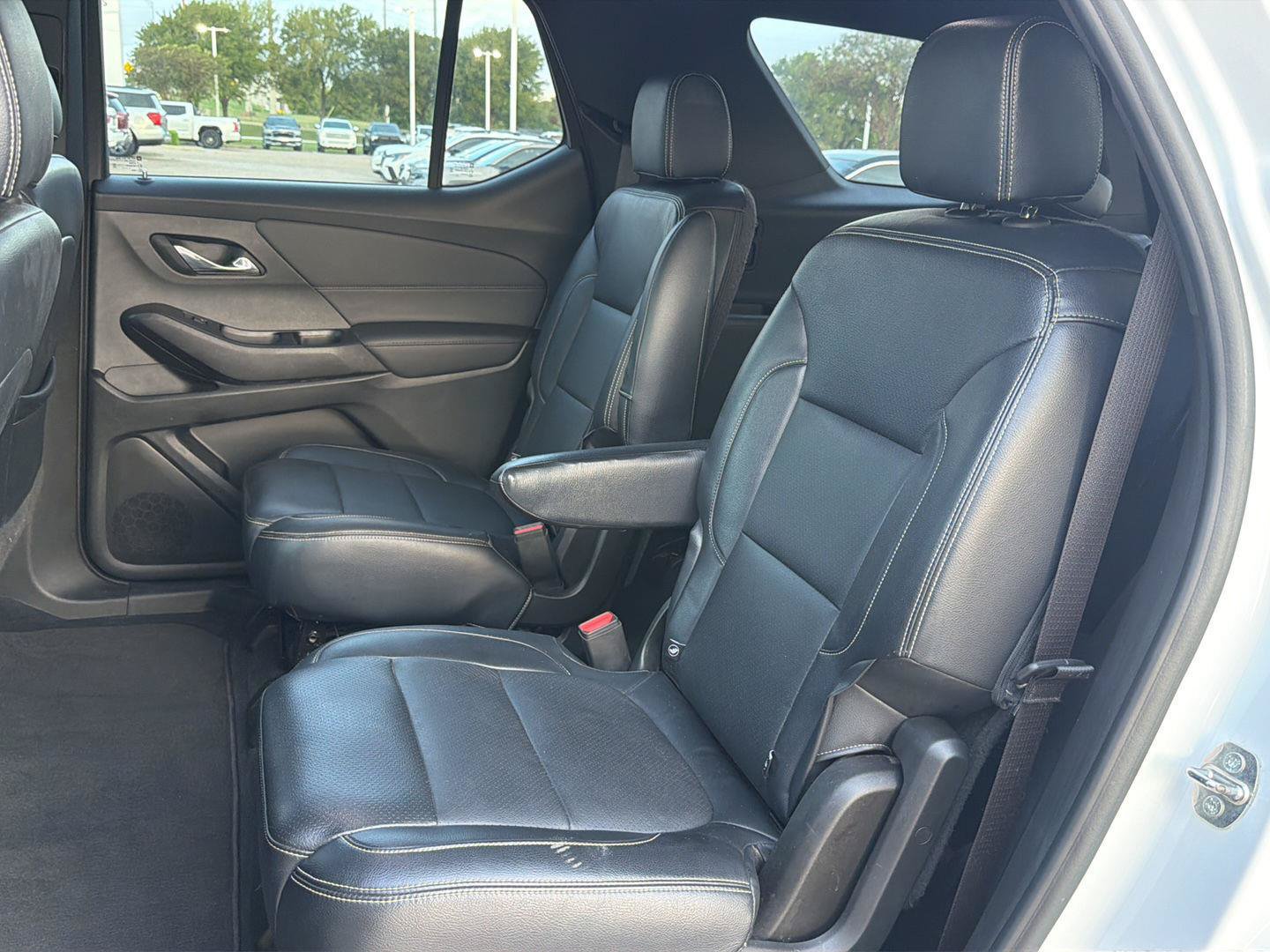 Used 2023 Chevrolet Traverse LT FWD image 10