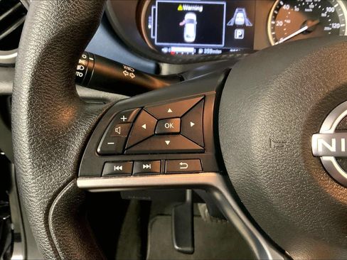 Used 2025 Nissan Versa SV FWD image 18
