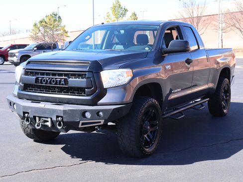 Used 2016 Toyota Tundra SR5 w/ SR5 Upgrade Package image 31