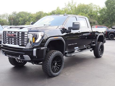 Used 2025 GMC Sierra 2500 Denali w/ Denali Reserve Package AWD/4WD image 5