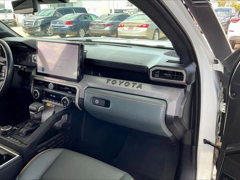 Used 2024 Toyota Tacoma 4x4 Double Cab Hybrid image 18