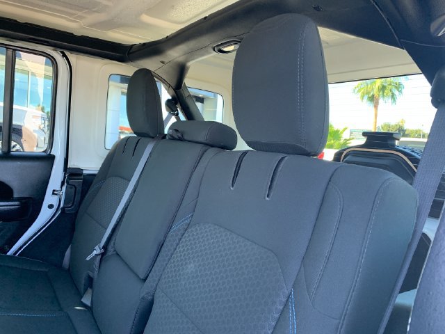 Used 2024 Jeep Wrangler Unlimited Rubicon 4xe AWD/4WD image 15