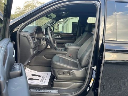 Used 2023 Chevrolet Tahoe Z71 w/ Off-Road Capability Package image 9