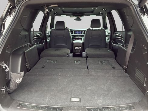 Used 2023 Buick Enclave Essence w/ Experience Buick Package FWD image 9