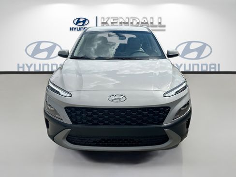Used 2023 Hyundai Kona SE FWD image 2