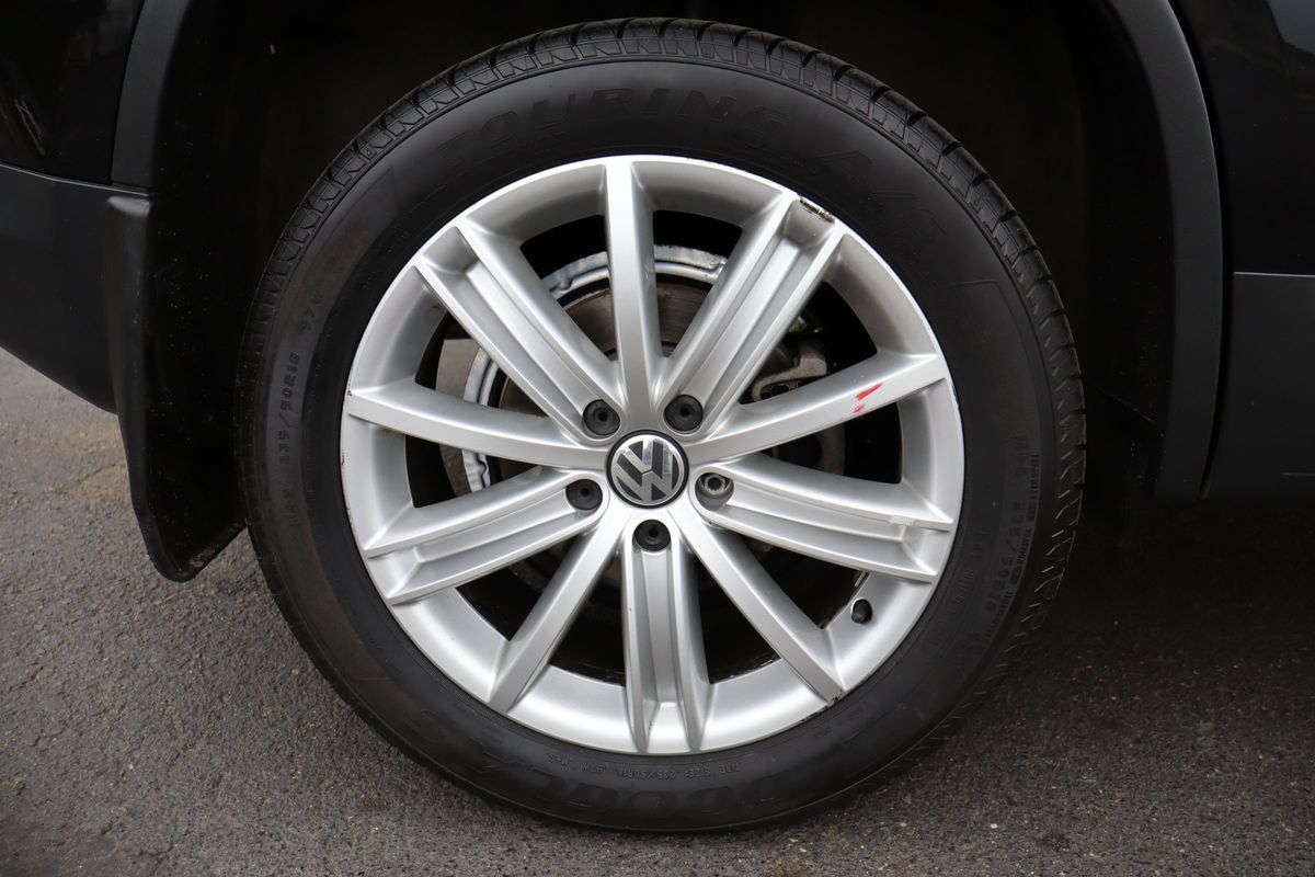 Used 2015 Volkswagen Tiguan SE AWD/4WD image 44