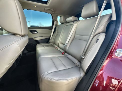 Used 2023 Nissan Rogue SL w/ SL Premium Package image 25