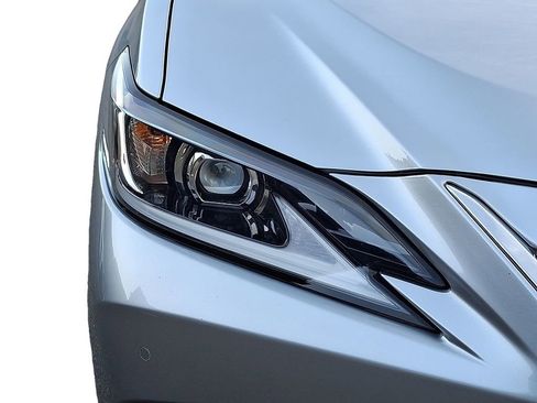 Certified 2023 Lexus ES 350 w/ Premium Package image 10