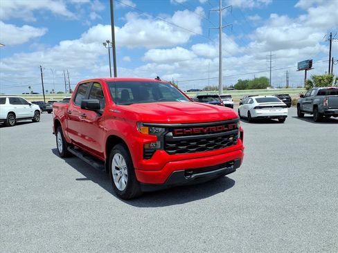 Used 2022 Chevrolet Silverado 1500 Custom image 2